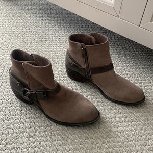 Vince camuto suede brown booties
